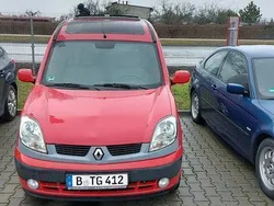 Czerwony Używany 2003 Renault Kangoo Minivan | 6750 zł (Dość drogi)