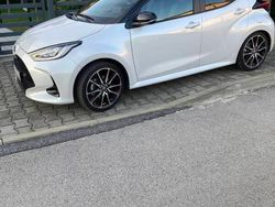 Biały Używany 2022 Toyota Yaris Hybrid Sport Hatchback | 119 000 zł