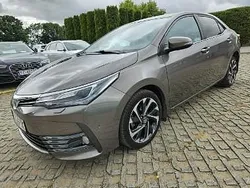 Brązowy (metalik, perła) Używany 2018 Toyota Corolla Sedan/Limuzyna | 62 500 zł (Dobra cena)