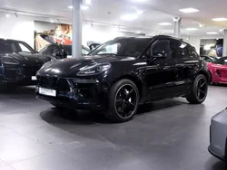 Jet black metallic Używany 2020 Porsche Macan Turbo SUV | 253 900 zł