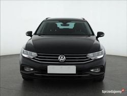 Szary Używany 2019 VW Passat Kombi | 62 999 zł (Uczciwa cena)