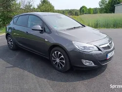 Szary Używany 2011 Opel Astra Hatchback | 23 900 zł (Uczciwa cena)