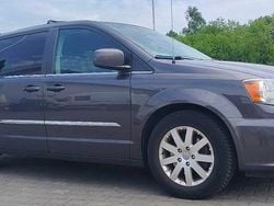 Szary Używany 2015 Chrysler Town & Country Van | 42 000 zł