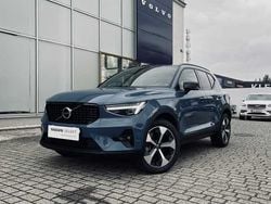Niebieski Używany 2025 Volvo XC40 SUV | 169 900 zł (Uczciwa cena)