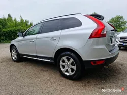 Srebrny Używany 2009 Volvo XC60 SUV | 35 900 zł (Dość drogi)