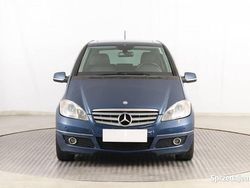 Niebieski Używany 2009 Mercedes A200 Hatchback | 18 999 zł (Uczciwa cena)
