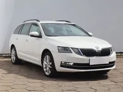 Biały Używany 2017 Skoda Octavia Kombi | 59 999 zł (Dobra cena)