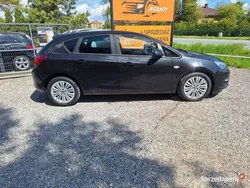 Czarny Używany 2015 Opel Astra Hatchback | 30 900 zł (Dobra cena)