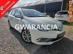Biały Używany 2016 Toyota Auris Hybrid Kombi | 36 900 zł (Uczciwa cena)