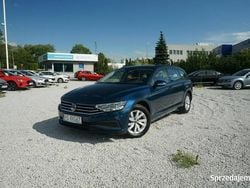 Niebieski (metalik) Używany 2022 VW Passat Kombi | 76 000 zł (Dobra cena)