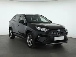 Czarny Używany 2020 Toyota RAV4 SUV | 109 999 zł (Uczciwa cena)