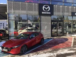 Czerwony Używany 2022 Mazda 3 Hatchback | 144 900 zł