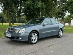Szary Używany 2004 Mercedes E320 Sedan/Limuzyna | 24 400 zł