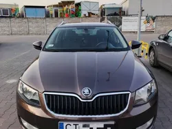 Brązowy Używany 2013 Skoda Octavia Kombi | 27 900 zł (Dość drogi)