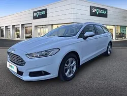 Biały Używany 2017 Ford Mondeo Titanium | 39 900 zł (Uczciwa cena)