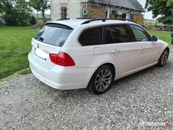 Biały Używany 2009 BMW 330 Kombi | 22 000 zł