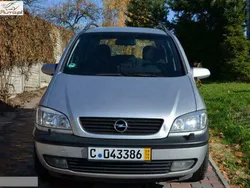 Srebrny (metalik) Używany 2001 Opel Zafira Minivan | 8800 zł (Dość drogi)