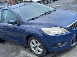 Niebieski Używany 2010 Ford Focus Kombi | 15 600 zł (Drogi)