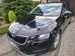 Czarny (metalik) Używany 2017 Skoda Octavia Sedan/Limuzyna | 54 000 zł (Dość drogi)