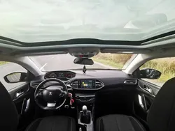 Czarny Używany 2018 Peugeot 308 Kombi | 38 500 zł (Dość drogi)