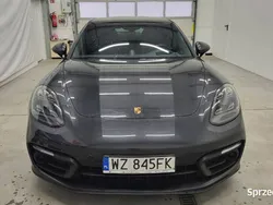 Porsche Panamera 4