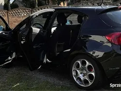 Czarny Używany 2010 Alfa Romeo Giulietta Hatchback | 22 900 zł (Uczciwa cena)