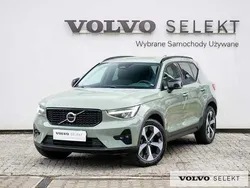 Zielony Używany 2024 Volvo XC40 SUV | 179 900 zł (Dość drogi)