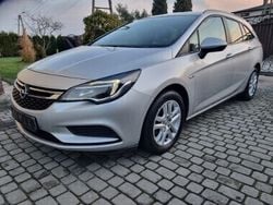 Srebrny Używany 2019 Opel Astra Kombi | 30 900 zł (Dobra cena)