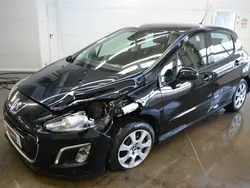 Czarny Używany 2012 Peugeot 308 Hatchback | 9800 zł
