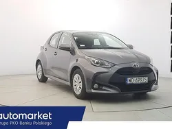 Szary (metalik) Używany 2022 Toyota Yaris Hybrid Hatchback | 74 850 zł (Dobra cena)
