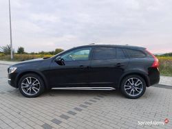 Czarny Używany 2018 Volvo V60 CC Kombi | 70 900 zł (Dobra cena)