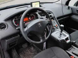 Czarny Używany 2014 Peugeot 5008 Minivan | 26 500 zł (Super Cena)