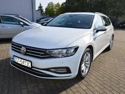 Biały Używany 2019 VW Passat Kombi | 63 900 zł (Dobra cena)