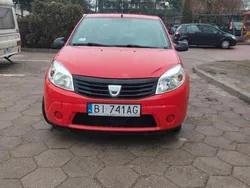 Czerwony Używany 2010 Dacia Sandero Hatchback | 8000 zł (Dobra cena)