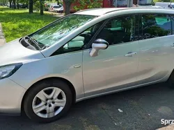 Srebrny Używany 2015 Opel Zafira Tourer Minivan | 43 500 zł (Drogi)