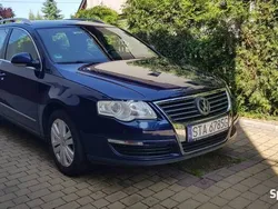 Granatowy Używany 2005 VW Passat Kombi | 15 900 zł (Dość drogi)