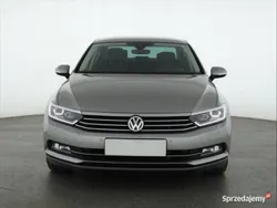 Szary Używany 2016 VW Passat Sedan/Limuzyna | 57 999 zł (Uczciwa cena)