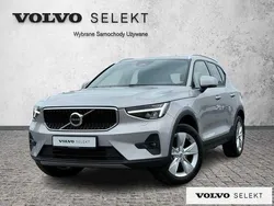 Szary Używany 2024 Volvo XC40 SUV | 157 900 zł (Uczciwa cena)