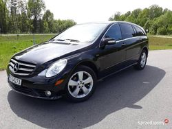 Czarny Używany 2010 Mercedes R350 Minivan | 34 000 zł