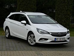 Biały Używany 2018 Opel Astra Kombi | 35 900 zł (Uczciwa cena)