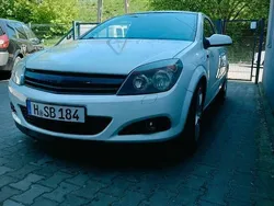 Biały Używany 2008 Opel Astra GTC Coupe | 10 799 zł (Uczciwa cena)