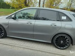 Szary Używany 2019 Mercedes B200 AMG Minivan | 54 999 zł
