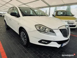 Biały Używany 2010 Lancia Delta Hatchback | 15 700 zł