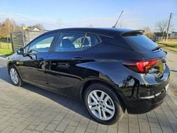 Czarny (metalik) Używany 2017 Opel Astra Hatchback | 35 900 zł (Uczciwa cena)
