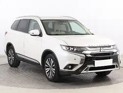 Biały Używany 2020 Mitsubishi Outlander SUV | 94 999 zł (Dość drogi)