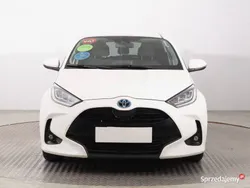 Biały Używany 2021 Toyota Yaris Hybrid Hatchback | 64 999 zł (Uczciwa cena)