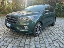 Zielony Używany 2017 Ford Kuga ST-Line SUV | 49 900 zł (Super Cena)