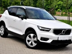 Biały (metalik, perła) Używany 2018 Volvo XC40 SUV | 89 900 zł (Uczciwa cena)