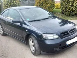 Granatowy Używany 2001 Opel Astra Coupe | 4200 zł