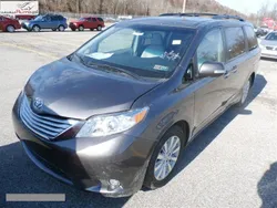 Szary Używany 2014 Toyota Sienna Limited Minivan | 235 000 zł